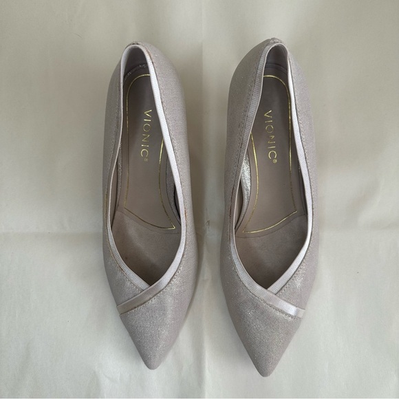 Vionic Champagne Kitten Heel Arch Support Dress Shoe Women 6 Comfort Shimmer Met - Picture 3 of 10